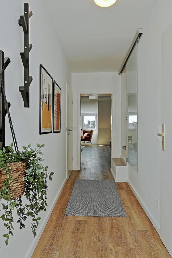 'Traveller Lodge' Grosszuegiges Apartment - 3 Bedroom 10Min To Hbf, Full Kitchen, Homeoffice, Netflix, Wifi Düsseldorf Exteriér fotografie