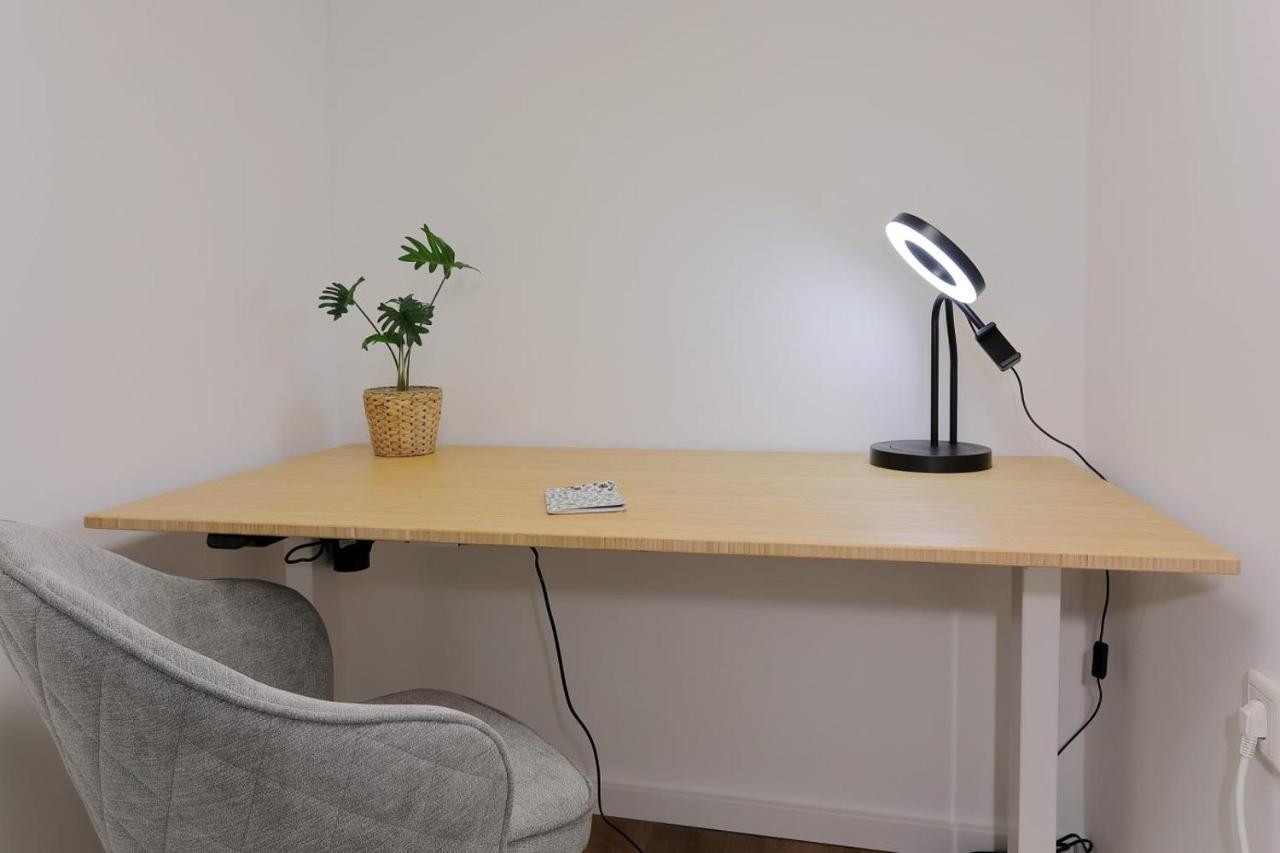 'Traveller Lodge' Grosszuegiges Apartment - 3 Bedroom 10Min To Hbf, Full Kitchen, Homeoffice, Netflix, Wifi Düsseldorf Exteriér fotografie